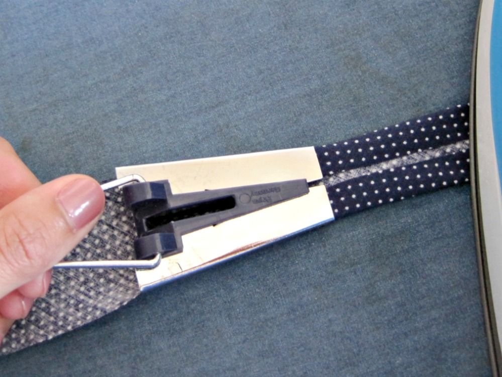 Turn one fat quarter into 5 yards of bias tape (full tutorial) She's